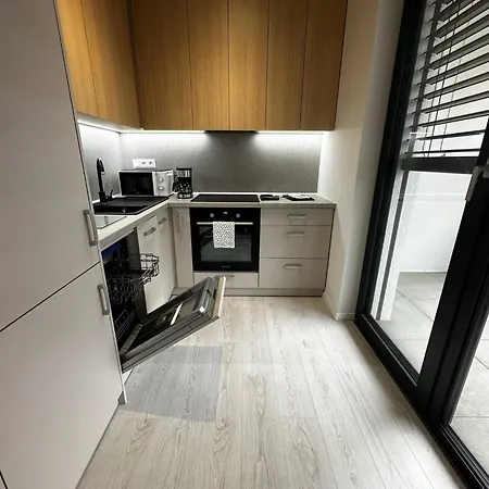 Apartment Stylish 1br & 1lr Cozy View Bratislava